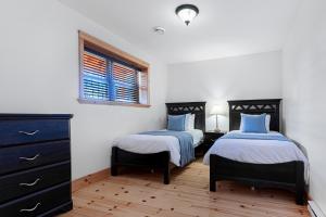 Fiddler Lake Resort - Deer 73