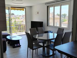 Pointe Rouge near beach & marina