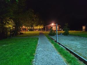 Domki Spokojny Zakątek z balią z jacuzzi