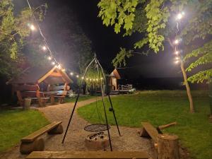 Domki Spokojny Zakątek z balią z jacuzzi