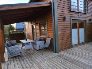 Nowy domek drewniany Tu Mi Dobrze w Lubkowie z plażą