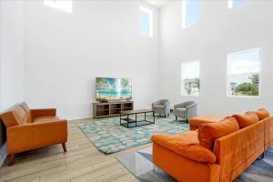 Private Villa with Arcade Game Minutes to Disney