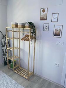 Comfortable, stylish, centrally located apartment