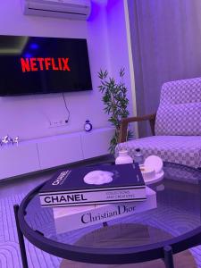 Comfortable, stylish, centrally located apartment