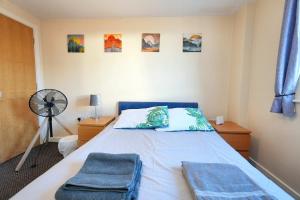 Concert Sq 2 Bed Apt free Parking