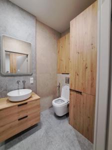 Refurbished Lodge with Balcony in Perfect Location of Wrocalw