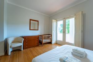 Casa das Pintoras Garden and Pool