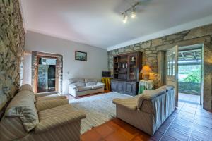 Casa das Pintoras Garden and Pool