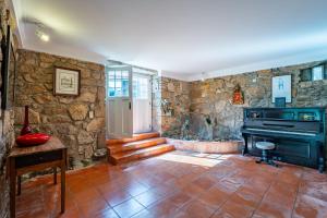 Casa das Pintoras Garden and Pool