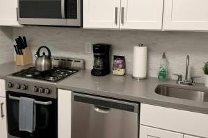 Modern 2BR with Reliable Wi-Fi - Roscoe 30