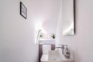 Modern Duplex with Pool and Private Terrace