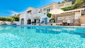 Agios Stefanos Bay - Villa Dimitris