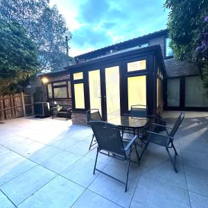 The Aspen Suite in Greater London