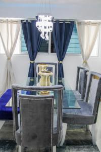 Luxury Stay Apartment with 3 Bedrooms