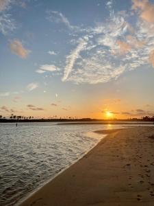 Casa Diomar com 4 suítes Cd Parque do Jacuípe - Ba