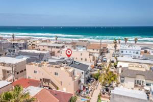 Steps From the Beach & Belmont