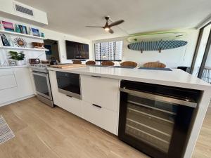 Waikiki Getaway Penthouse Suite condo