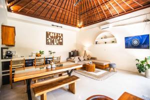 Luxury 3 Bedroom Villa with Pool - 200m to Canggu Beach