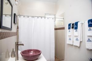 Top Bay Apartments -5 Units