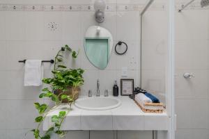 Beautiful 6 BDR Villa with AC in La Condesa