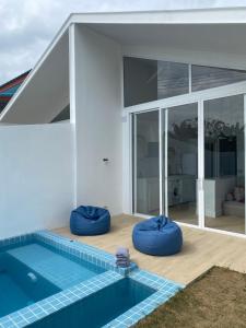 Cozy Villa Modern Minimalist Hideaway