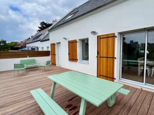 Maisons de vacances Maison Neuve et Spacieuse Pres du Port Tudy - FR-1-813-25 : photos des chambres