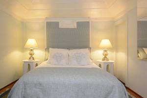 One-Bedroom Apartment room in Casa do Castelo