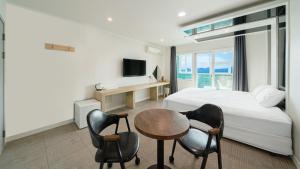 Geoje Wave Hotel & Pension