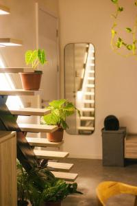 ANYA Premier Apartments-City View with Big Balcony-Free Laundry