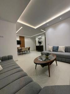 Rmilat Garden N8 vue sur la piscine