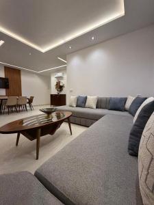 Rmilat Garden N8 vue sur la piscine