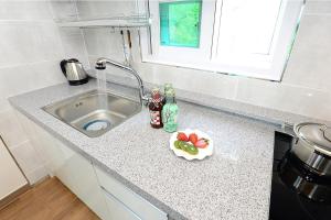 Gapyeong Funny Mungmung rosepet brunch