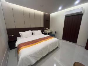 Leanitai luxury 1-BR Apartment-203 at Qatif