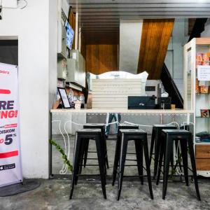 RedDoorz at Omah Joyo Solo Inn