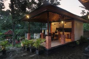 Dhanya Villa Karangasem by Parigata