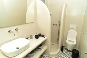 Naxos town 2 beachfront studio with patio