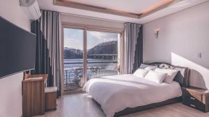 Chuncheon Rivermoon Spa Pension