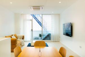 Stylish 3BR Penthouse in the Heart of Nimman 305sqm