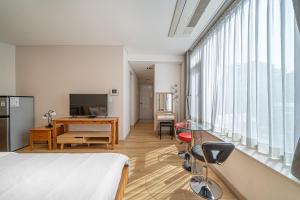 Nami Island Koi Pension