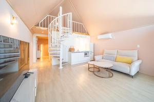 Violin Glamping Caravan