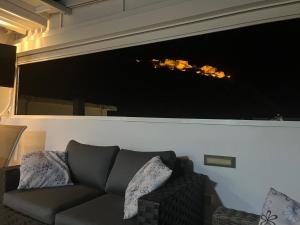 Nafplio Getaway Rooftop Terrace with unobstructed views of Palamidi Castle Fortress!