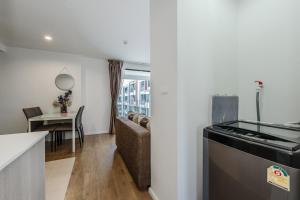 C185 Centrio 2BR Condo Walk to Mall Near Town