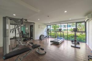 C185 Centrio 2BR Condo Walk to Mall Near Town