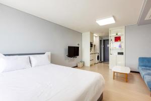 Yeosu Stay and For You