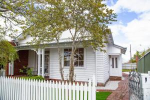 Escape to a timeless getaway in Provincial Vic