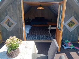 Boheemlaslik pööning Pädaste lahe ääres