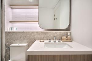 Designer Apartments in Kensington Waters, MBR City, with Pool Gym Sauna & Parking near Downtown and Creek