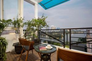 Hanoi Morning Hotel Hoan Kiem Lake view