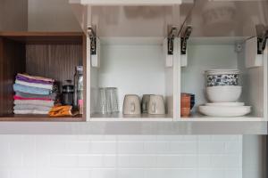 C188 Modern Condo Pool Gym & Walk to Rawai Beach