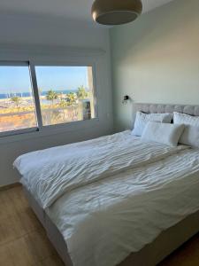 Newly Renovated City & Beach Apartment